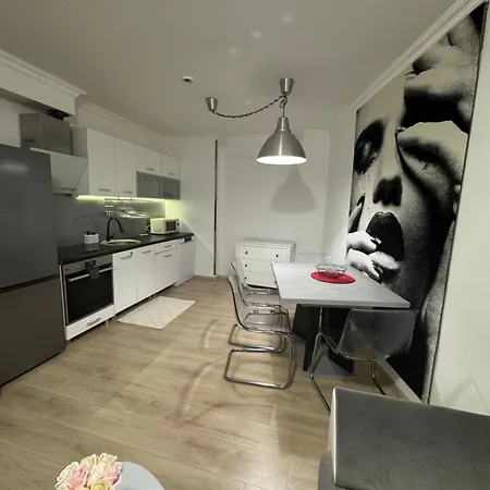 Gold Coast Sp דירה *